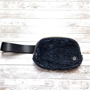Lululemon fleece beltbag